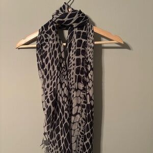 Black and gray patterned lightweight scarf